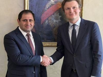 Պապիկյանը հանդիպել է Նիդերլանդների պաշտպանության նախարար Ռուբեն Բրեկելմանսի հետ