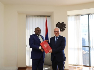 Անգոլայի Հանրապետության նորանշանակ դեսպանն իր հավատարմագրերի պատճենն է հանձնել ՀՀ ԱԳ նախարարի տեղակալին