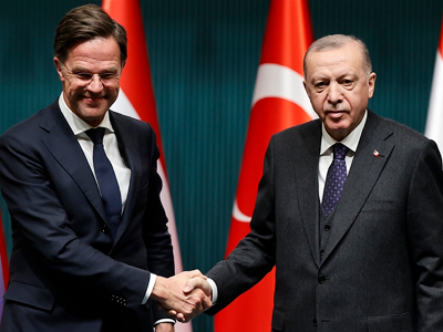 Erdogan discusses regional and global issues with NATO Secretary General