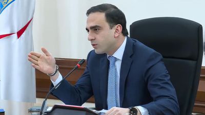 «Հրապարակ». Տժժացեք, բայց նկարներ մի դրեք. Ավինյանը խիստ հրահանգել է՝ մաքուր պահել ֆեյսբուքի էջերը