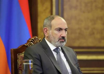 «Հրապարակ». Փաշինյանն իր խորհրդականների ու օգնականների անուններն էլ չի հիշում