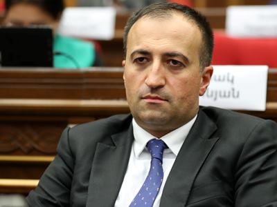 Депутаты от правящей в Армении партии выступят с инициативой в защиту медицинских работников