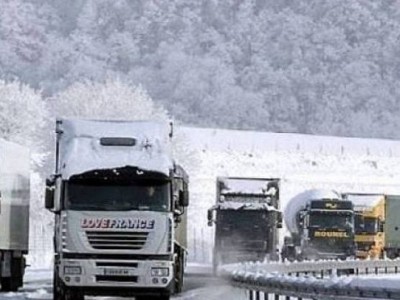 Լարսը բացվել է թեթև մարդատար և ուղևորատար տրանսպորտային միջոցների համար