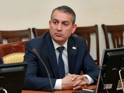 «Կանայք «պամադա» են քսում մեքենա վարելիս», «Սեքսիզմ պետք չի, տղամարդիկ էլ հեռախոսով են խոսում». Քննարկում ԱԺ-ում