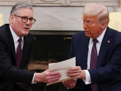 Премьер-министр Великобритании поправил Трампа, высказавшегося о характере европейской помощи Украине