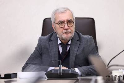 «Հրապարակ». Անդրանիկ Քոչարյանը ստո՞ւմ է
