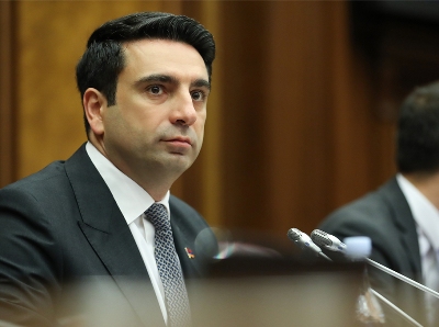 «Հրապարակ». ԱԺ-ում աշխատավարձի «կռիվ է». բաժինը վարչություն են դարձնում