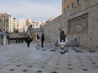Начальник Генштаба ВС Армении возложил венок к мемориалу Неизвестного солдата в Афинах