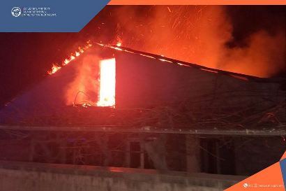 Пожар в селе Айгеван: сгорели крыши трех домов