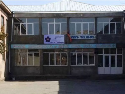 Էջմիածննի թիվ 1 դպրոցի ֆիզկուլտուրայի ուսուցիչը հարվածել է աշակերտին. Հայրը ընկերների հետ եկել է դպրոց.Ծեծկռտուք է եղել