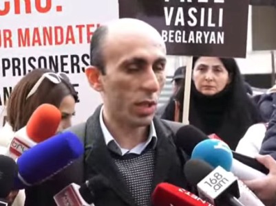 Հայաստանն ունի խաղաքարտեր, բանակցությունների սեղանին օգտագործելու. Արտակ Բեգլարյան