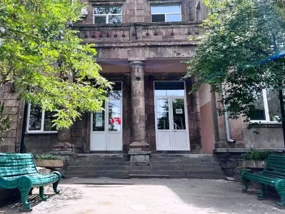 Երևանում «Արշակունյաց» առողջության կենտրոնի բակում հայտնաբերվել է տղամարդու մարմին