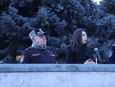 ՆԳ նախարարը ներկա է գտնվել Երևանի գնդի պարեկային ծառայողների առավոտյան հրահանգավորմանը