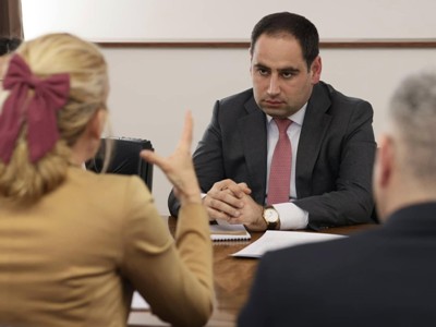 ՏԿԵ նախարարը և ՀՀ-ում ՄԱԿ-ի գրասենյակի մշտական համակարգողը քննարկել են ճանապարհային անվտանգության հարցերը