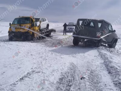 Սյունիքի մարզում բախվել են ՀՀ ՊՆ «UAZ Patriot»-ը, «Mercedes»-ն ու «Ford Transit»-ը. կան տուժածներ. Shamshyan.com