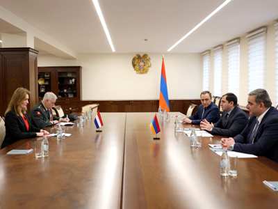 Armenia minister, Netherlands envoy discuss opportunities for bilateral cooperation in defense sector (PHOTOS)