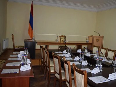 В Сисиане всех оппозиционных членов Совета старейшин лишили мандатов