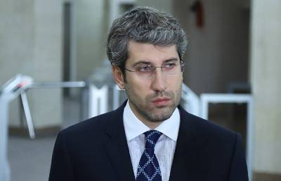 «Հրապարակ». Գրիգոր Մինասյանը գրասենյակը իշխանավորների շահերն է պաշտպանում