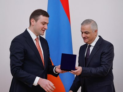 Փոխվարչապետը ՏԿԵ փոխնախարարին է հանձնել «ԵԱՏՄ-ն 10 տարեկան է» մեդալը