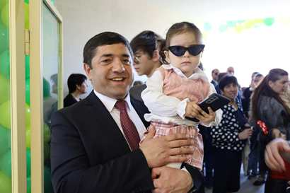 Փարաքարում նախընտրական քարոզարշավից մեկ օր առաջ ՔՊ-ական թեկնածուն մանկապարտեզ բացեց