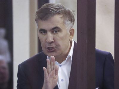 Саакашвили приговорили еще к четырем с половиной годам лишения свободы