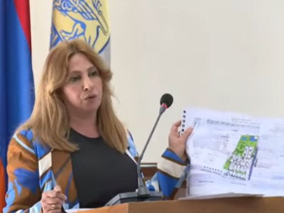 Տիկի՛ն Փոստանջյան, սա բուլվար չի, նստեք, ձեր հայրիկի տան կողքի շինարարությունը անձնական խնդիր է. Ավինյան