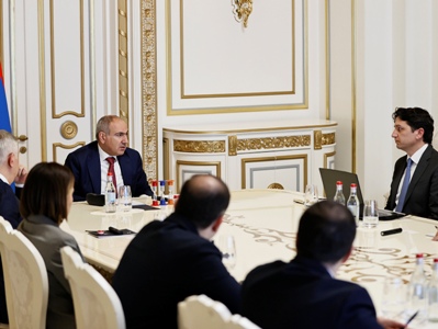 Под председательством премьер-министра обсуждены налогово-бюджетные и расходные рамки 2026-2027 гг.