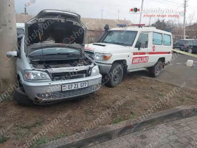 Արթիկում բախվել են շտապօգնության մեքենան ու «Opel»-ը. տուժածներից մեկը բուժքույրն է