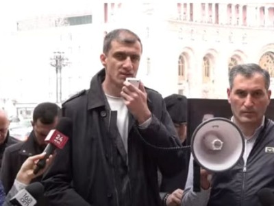 Аракелян: Власти Армении должны потребовать ввести санкции против Азербайджана