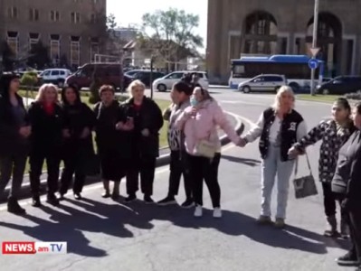 «Խաբեբա Ավինյան, դուրս արի». Վարդաշենցիները փակեցին ճանապարհը