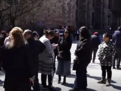 Պահանջում ենք՝ Արայիկ Հարությունյանը իջնի, թղթի վրա ժամկետ ասի. Վարդաշենցիների ակցիան արդեն կառավարության դիմաց