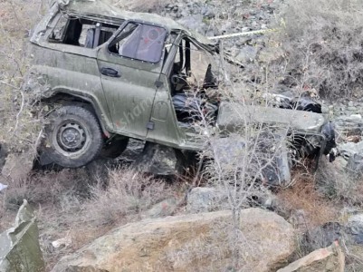 Media: Russia's FSB vehicle falls Into ravine in southern Armenia, leaving one dead