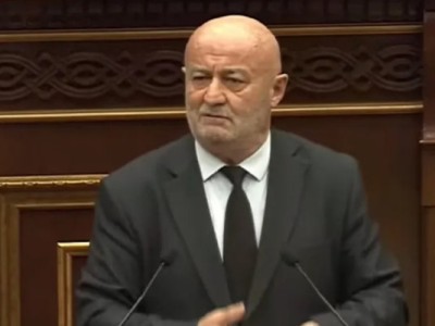 Վարչապետն ունի թերություն, ինքն իրեն համարում է բացառիկ. այդ զգացողությունը գնալով սրվեց, ոչ մեկին չէր լսում. Աղազարյան
