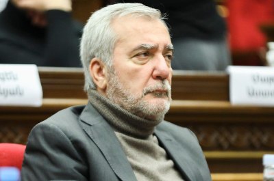 «Ժողովուրդ». ՔՊ-ական պատգամավորները միայն փնովել են Քոչարյանին. նա մեկուսացել է