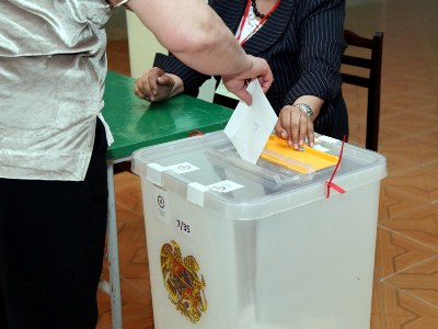 Ժամը 14:00-ի դրությամբ Գյումրիում ընտրություններին մասնակցել է ընտրողների 22,7%-ը, Փարաքարում՝ 33,71 %-ը