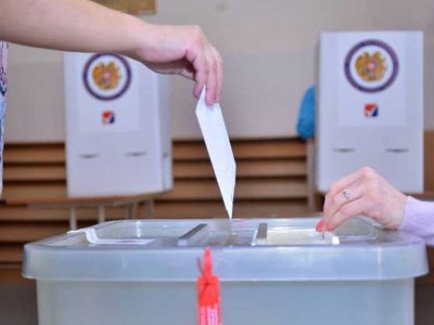 Գյումրիի թիվ 31/45 տեղամասի արդյունքները. Վարդան Ղուկասյանն առաջատար է զգալի տարբերությամբ