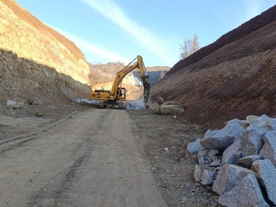 Մեծ թափ են ստացել Քաջարան-Ագարակ ճանապարհահատվածի կառուցման աշխատանքները