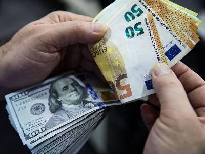 Դոլարն ու եվրոն էժանացել են