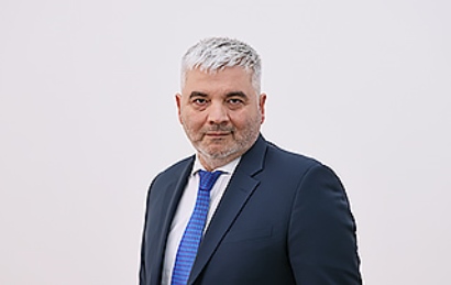 Փաշինյանն իր գլխավոր խորհրդական Արտակ Քամալյանին 9 օրով արձակուրդ է ուղարկում