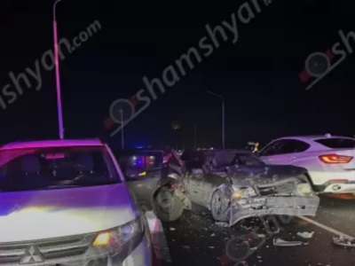 Նոր Հաճնի կամրջի վրա բախվել են «Mercedes»-ը, «Mitsubishi»-ն և «Nissan»-ը. երթևեկությունը դարձել է միակողմանի