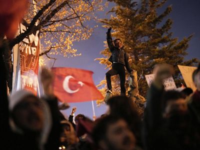 Turkish opposition to continue protests