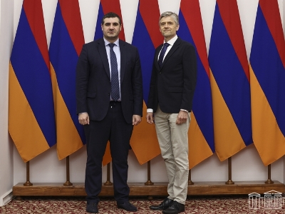 Արման Եղոյանը և Լարս Հենզելը քննարկել են Կոնրադ Ադենաուեր հիմնադրամի աջակցությամբ նոր ծրագրերի հնարավորությունները