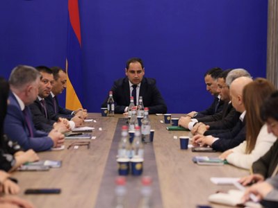 Դավիթ Խուդաթյանը «Ճանապարհային դեպարտամենտ» հիմնադրամի աշխատակազմին է ներկայացրել նորանշանակ ղեկավարին