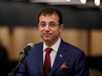 Ստամբուլի կալանավորված նախկին քաղաքապետ Էքրեմ Իմամօղլուն առաջին անգամ կանգնել է դատարանի առաջ