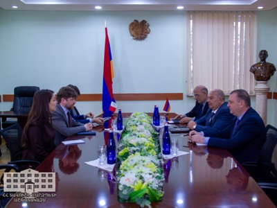 Տավուշի մարզպետը հանդիպել է Ֆրանսիայի դեսպանի հետ. Ազատամուտի դպրոցը ֆրանսերեն դասագրքեր կստանա