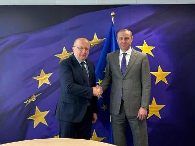 ՀՀ ԱԽ քարտուղարը Անդրիուս Կուբիլիուսի հետ քննարկել է պաշպանության ոլորտում երկկողմ համագործակցության հեռանկարները