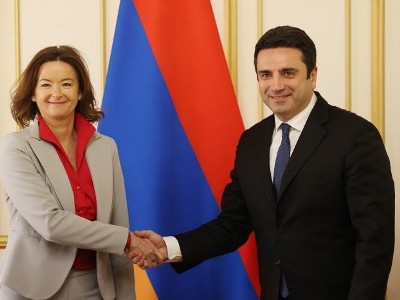 Armenia parliament speaker draws Slovenia FM’s attention to issue of Armenians held in Azerbaijan