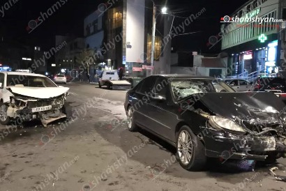 Երևանում ճակատ ճակատի բախվել են «Mercedes»-ն ու «Toyota Camry»-ն. վիրավորները տեղում բուժօգնություն են ստացել