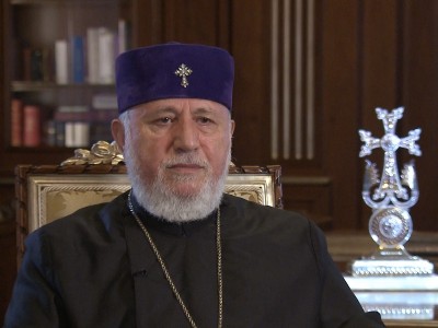 «Խոնարհ, քաջ ու բարի հովիվ էր». Գարեգին Բ-ն ցավակցագիր է հղել Ֆրանցիսկոս Պապի վախճանման առիթով