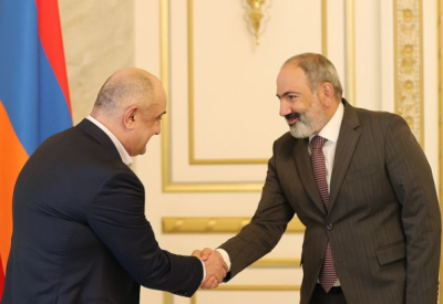 «Իրավունք». Կամանդյուշին Փաշինյանից նոր «քարտ բլանշ է» ուզում